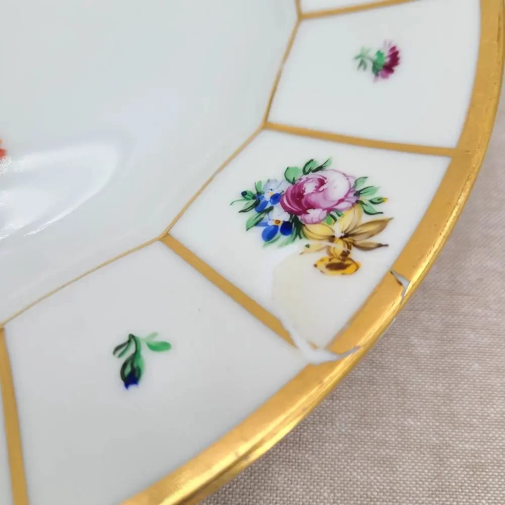 One (1) Royal Copenhagen 'Henriette' 10.25 Inch Dinner Plate #444-8549 Damaged